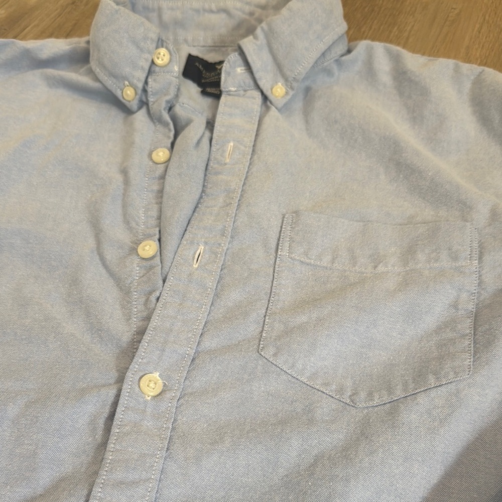 Men's Light Blue A&E Button-Down Shirt- Medium - Picture 2 of 4